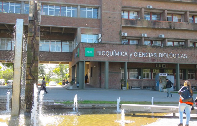La FBCB aborda la ética de las profesiones en un panel