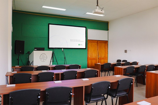 La FBCB inauguró un aula híbrida que amplía y moderniza la enseñanza